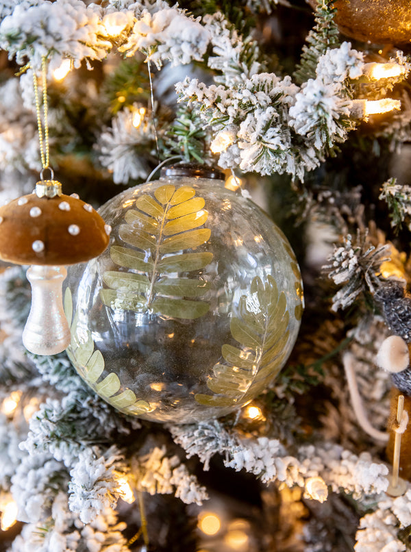 Second picture of Foliage Ornament