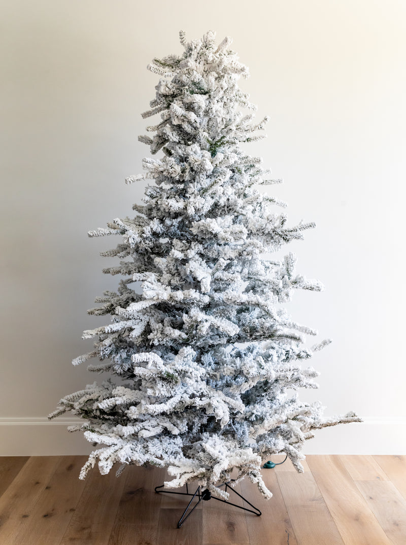 Pre-Lit Faux 7.5' Flocked Tree