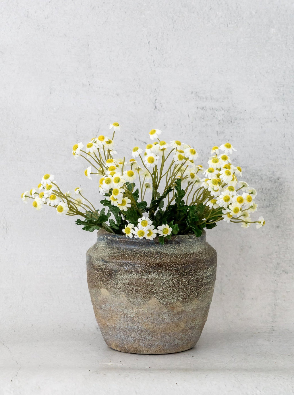 Faux Chamomile Bunch – Lifelike Stems with White & Yellow Blooms ...