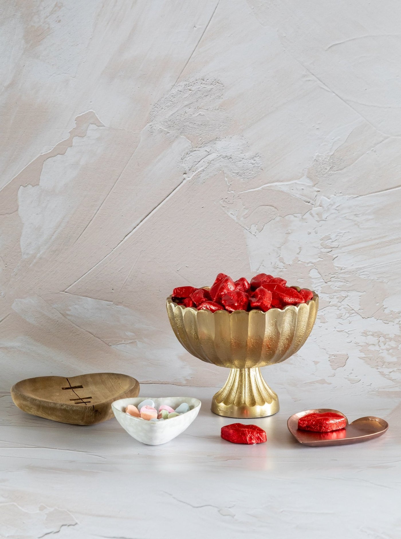 gold-scalloped-compote-