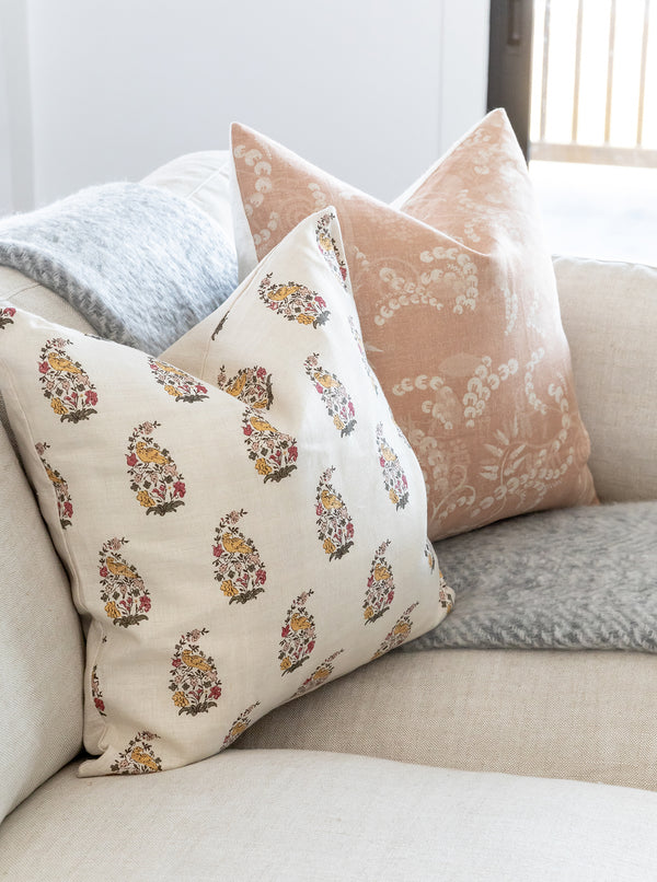 Cadi Pillow