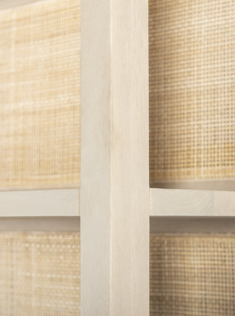 Willa Bookshelf