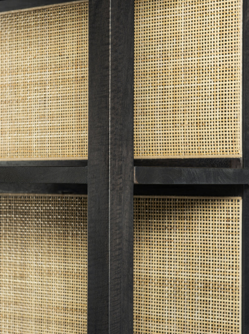 Willa Bookshelf
